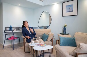 Caja de seguridad en la habitación y decoración personalizada 