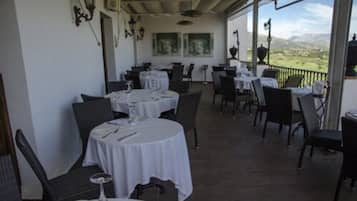 Se sirven desayunos, comidas y cenas