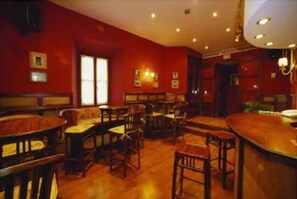 Bar (in der Unterkunft)