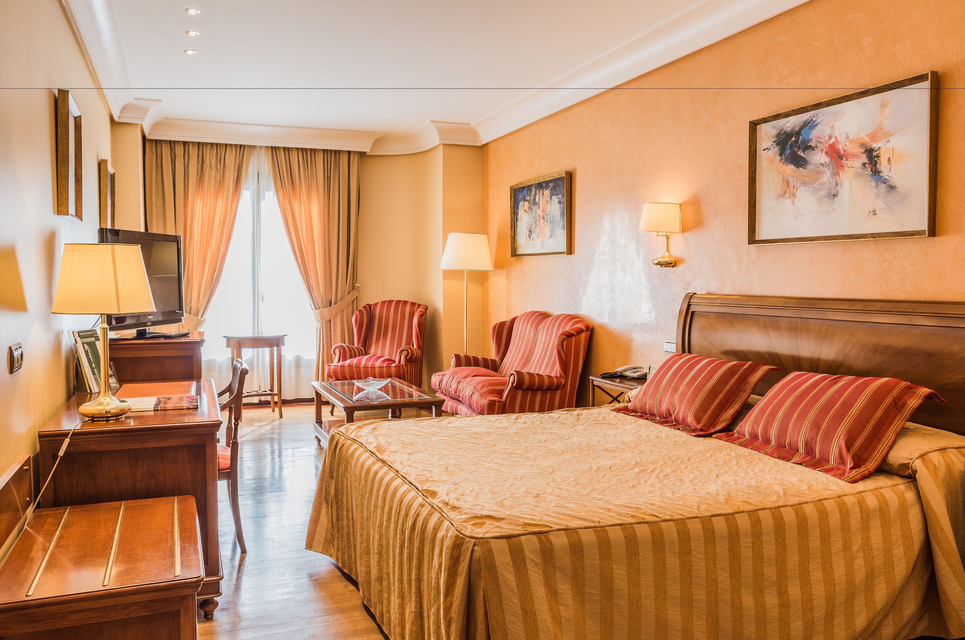 双人房（单人入住） | 迷你吧、客房内保险箱、办公桌、遮光窗帘