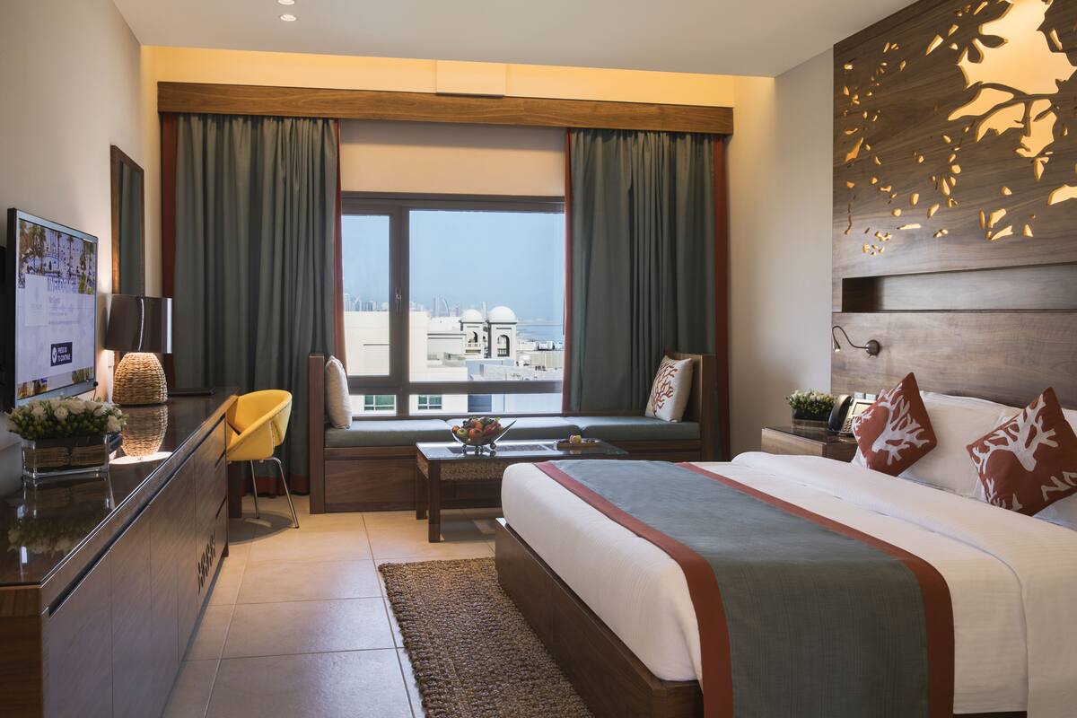 Superior Room Pool View  | Bộ trải giường bằng vải cotton Ai Cập, chăn bông, nệm có lớp đệm bông 