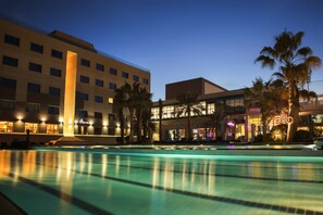 3 outdoor pools, pool cabanas (surcharge), pool umbrellas - The Palms Beach Hotel And Spa (Salwa)