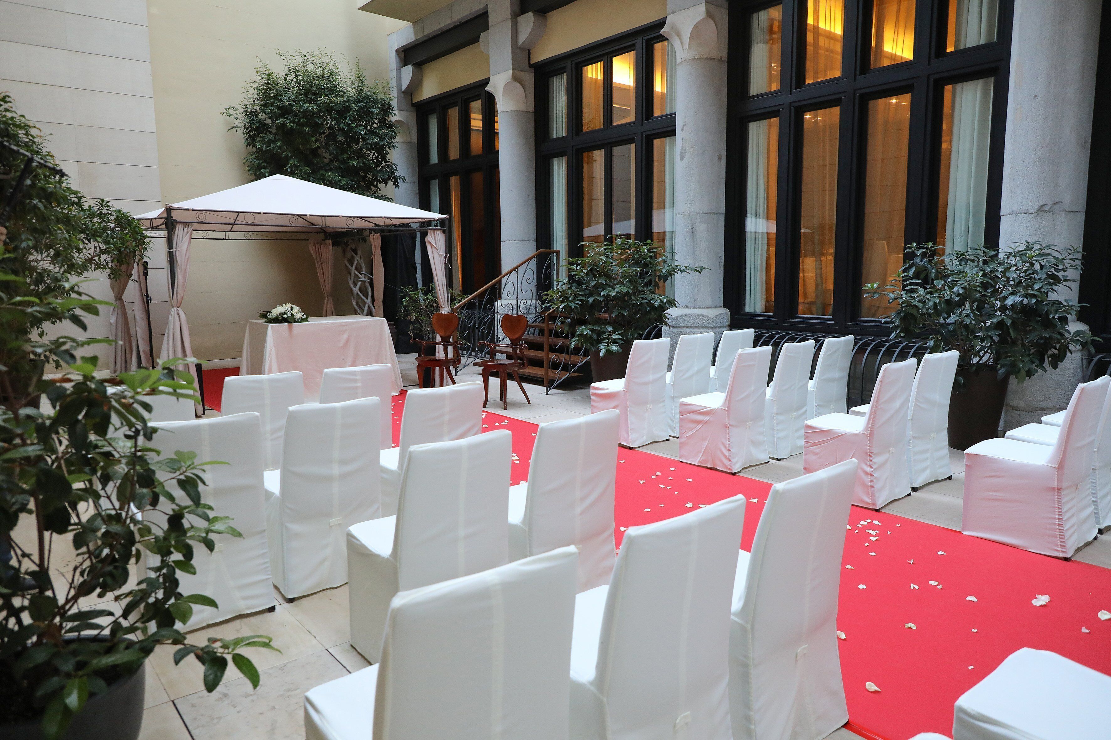 outdoor banquet area