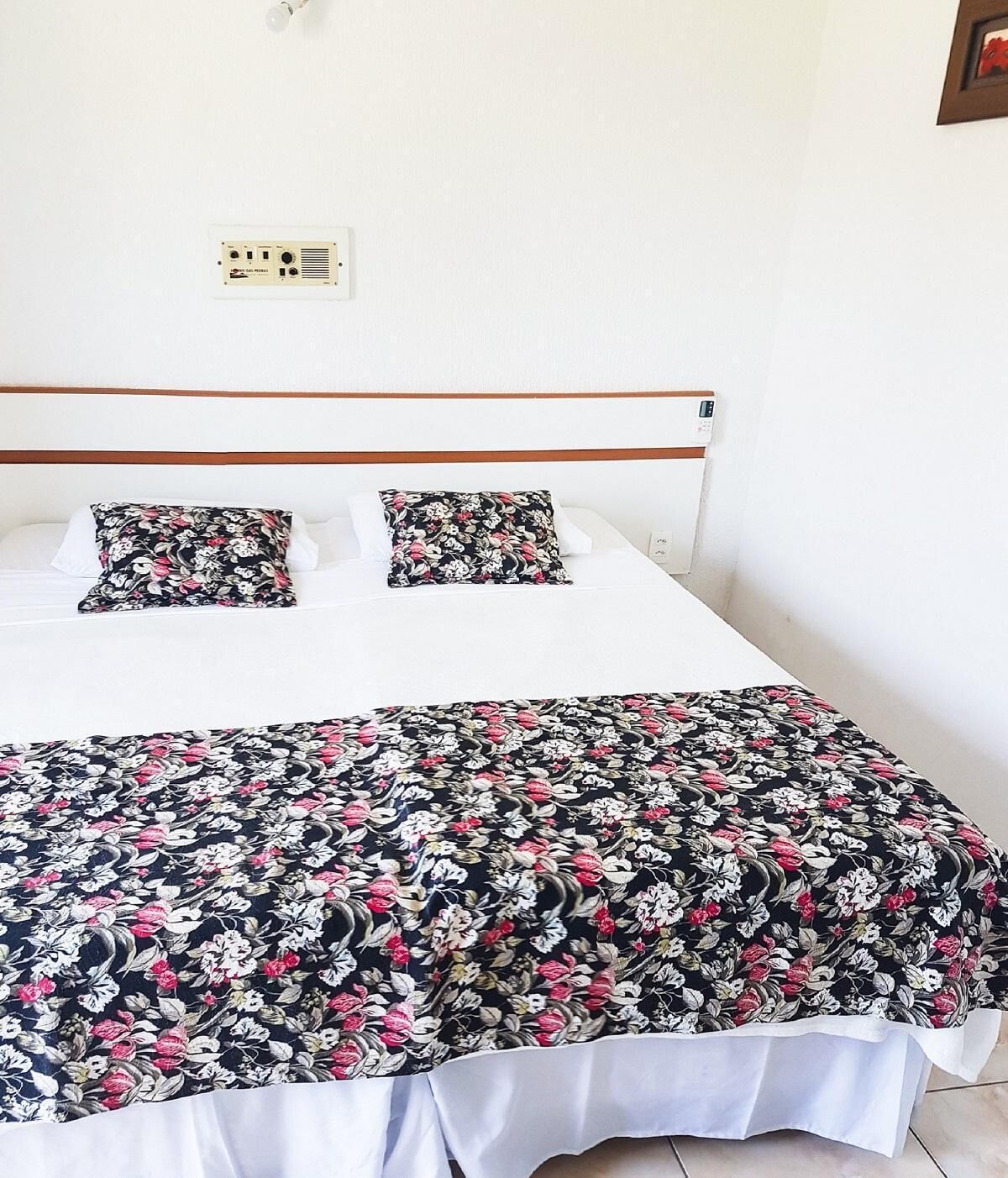 客房内保险箱、免费 WiFi、床单