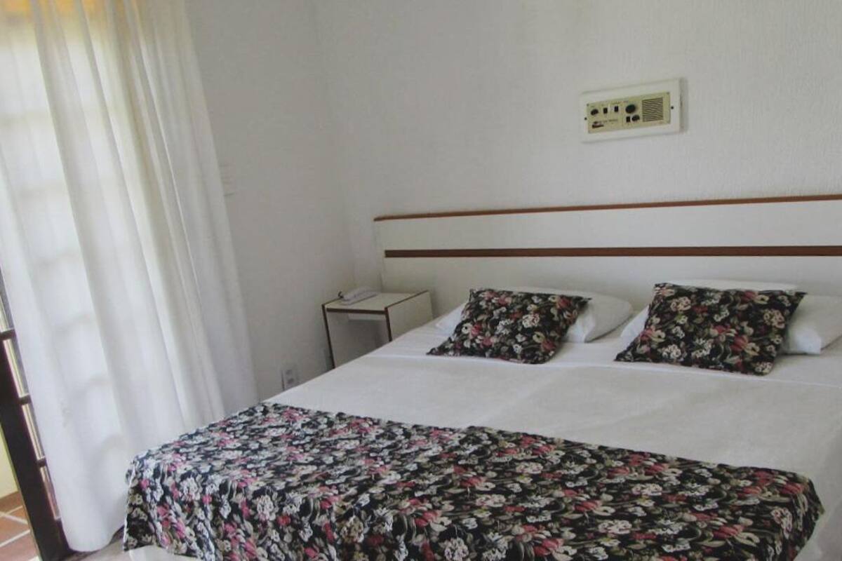 In-room safe, WiFi (free), bed sheets