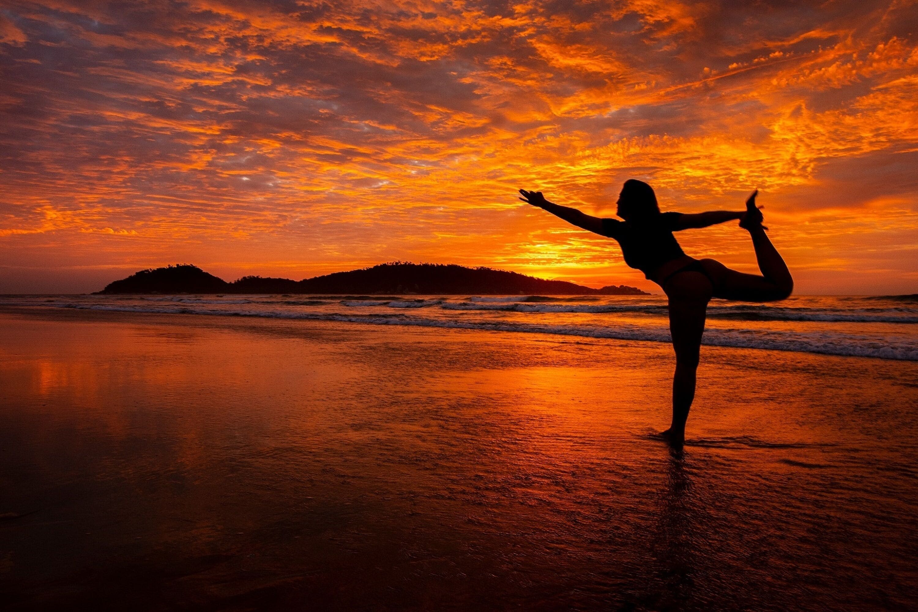beach nearby, beach umbrellas