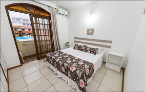 In-room safe, free WiFi, bed sheets - Morro das Pedras Clube Hotel (Florianópolis)