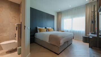 Deluxe Double Room | Individually decorated, individually furnished, iron/ironing board