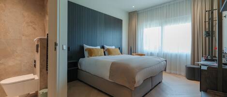 Deluxe Double Room | Individually decorated, individually furnished, iron/ironing board