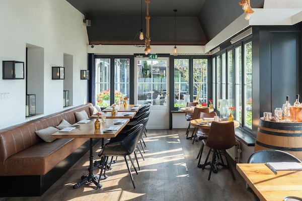 Bar (in der Unterkunft)