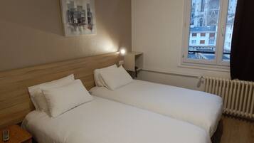 Coffres-forts dans les chambres, bureau, rideaux occultants