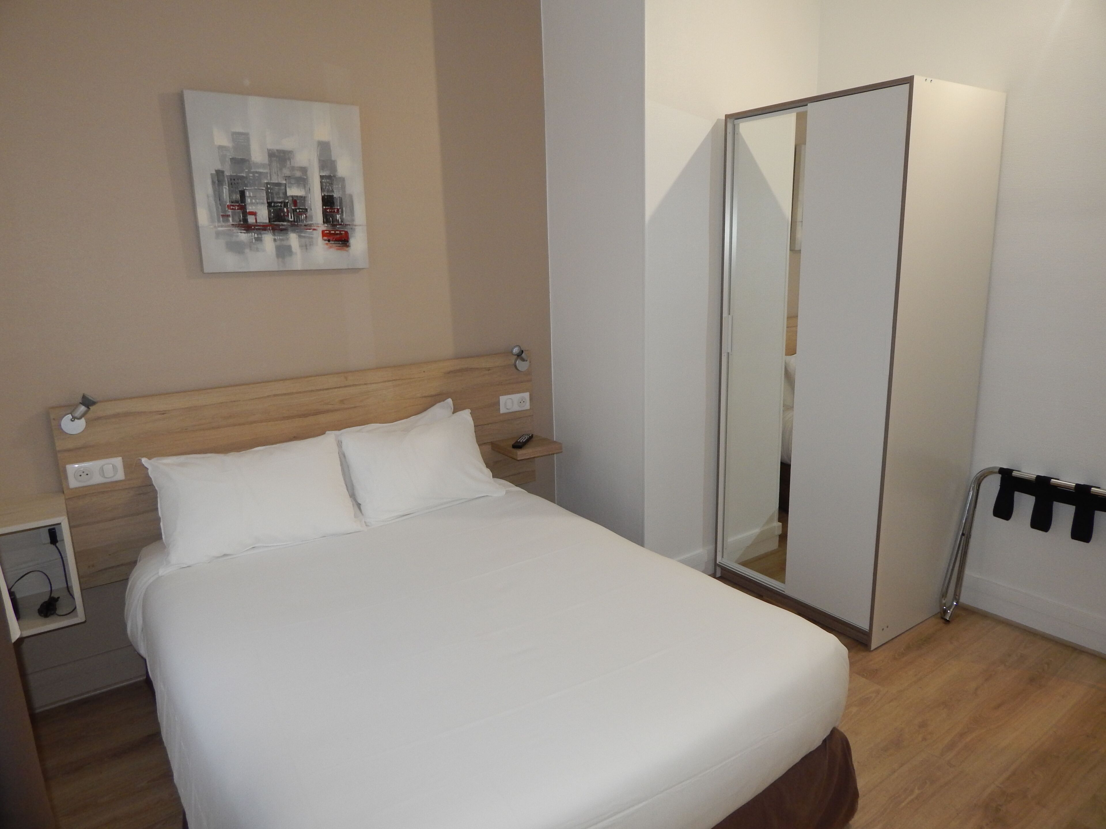 Comfort Double Room | In-room safe, desk, blackout curtains, iron/ironing board