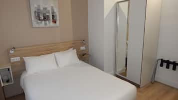 Comfort Double Room | In-room safe, desk, blackout curtains, iron/ironing board