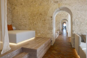 Behandelingskamers voor koppels, een sauna, een bubbelbad, een stoombad