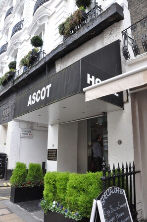 Exterior - Ascot Hyde Park Hotel (London)