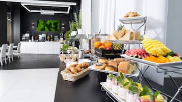 Free daily buffet breakfast