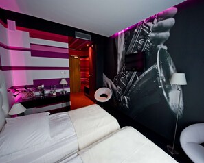 Premium Room, 2 Single Beds, Non Smoking, Refrigerator