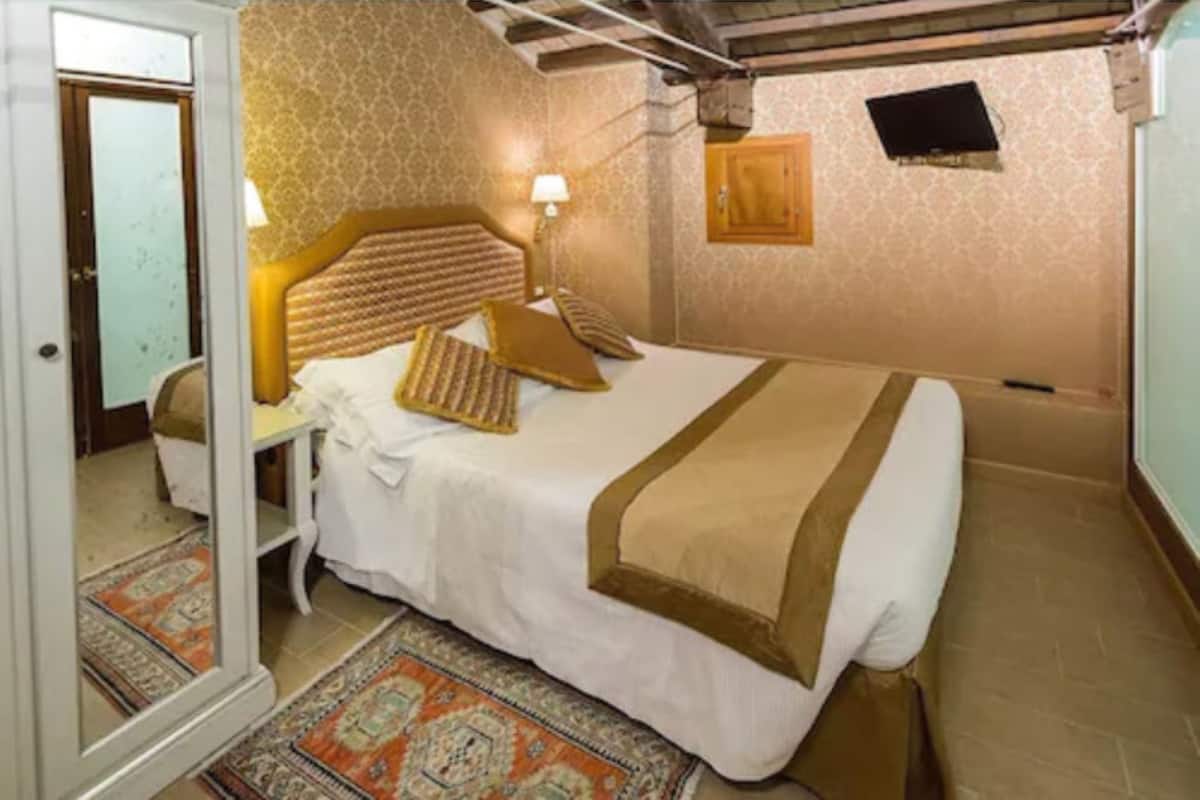 Minibar, coffres-forts dans les chambres, bureau, chambres insonorisées