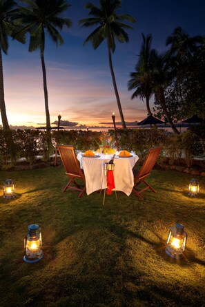 Breakfast, lunch, dinner served; Fusion cuisine, beach views  - Beqa Lagoon Resort (Beqa Island)