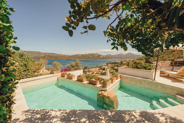 Suite (Aethos Pool) | Terrace/patio
