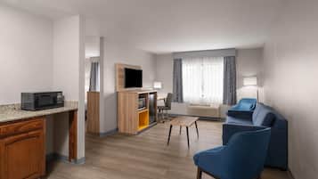 Suite, 1 King Bed, Non Smoking