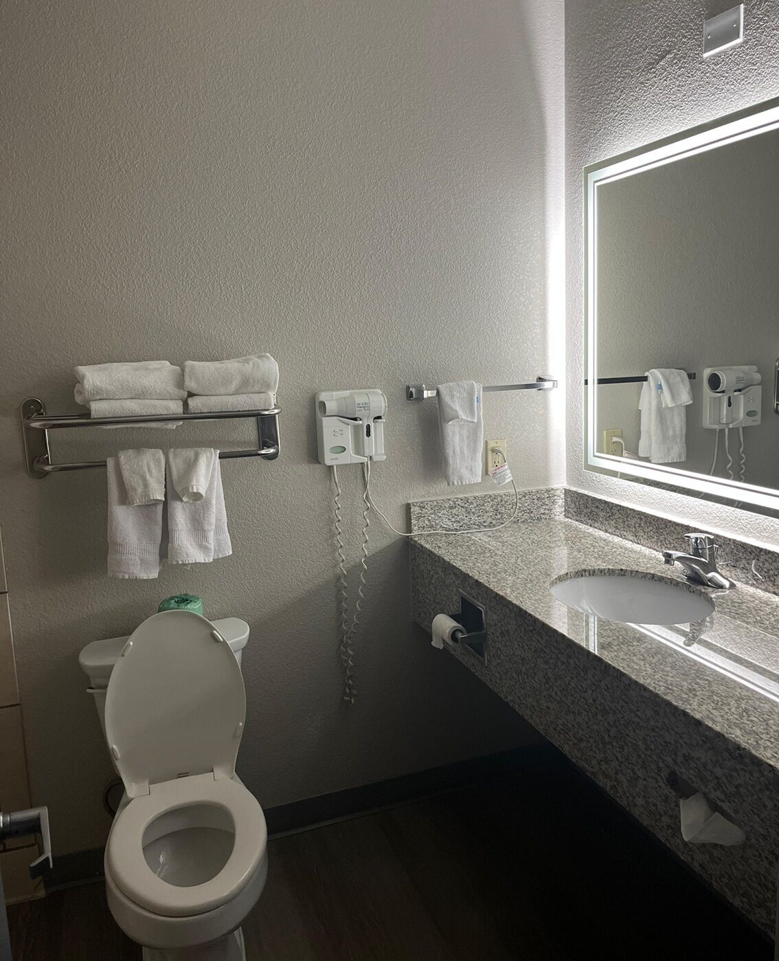 room, 1 king bed, non smoking | bathroom | rainfall showerhead, free toiletries, hair dryer, towels