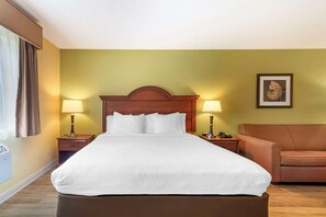 Rom – standard, 1 kingsize-seng, ikke-røyk, kjøleskap | Sengetøy av topp kvalitet, individuelt dekorert og individuelt innredet