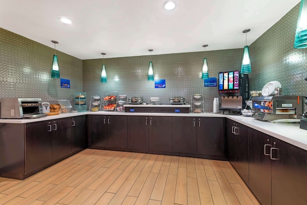 Free daily buffet breakfast 