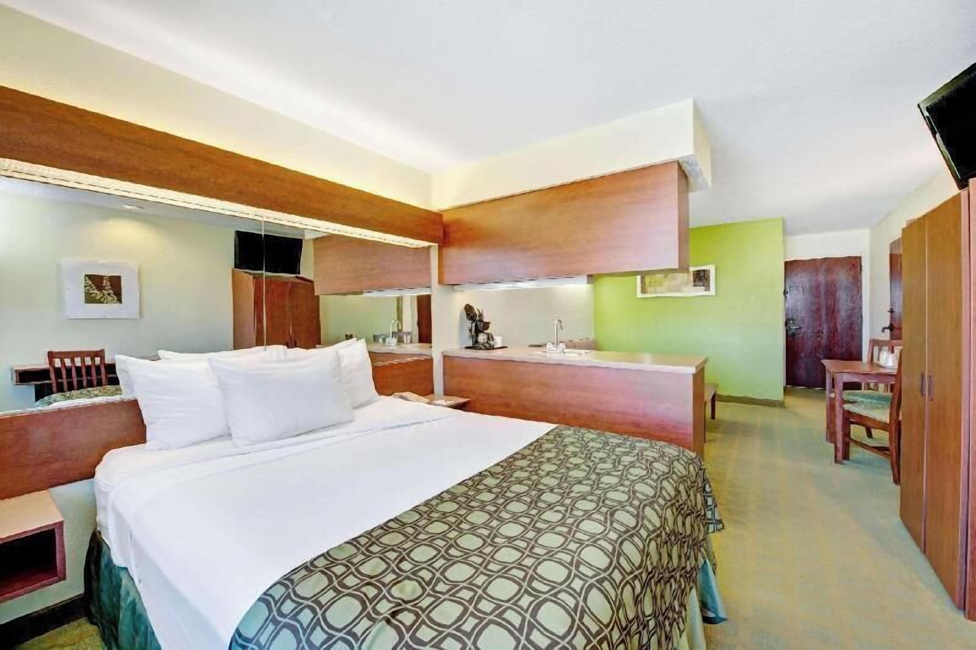 In-room safe, desk, iron/ironing board, free cots/infant beds
