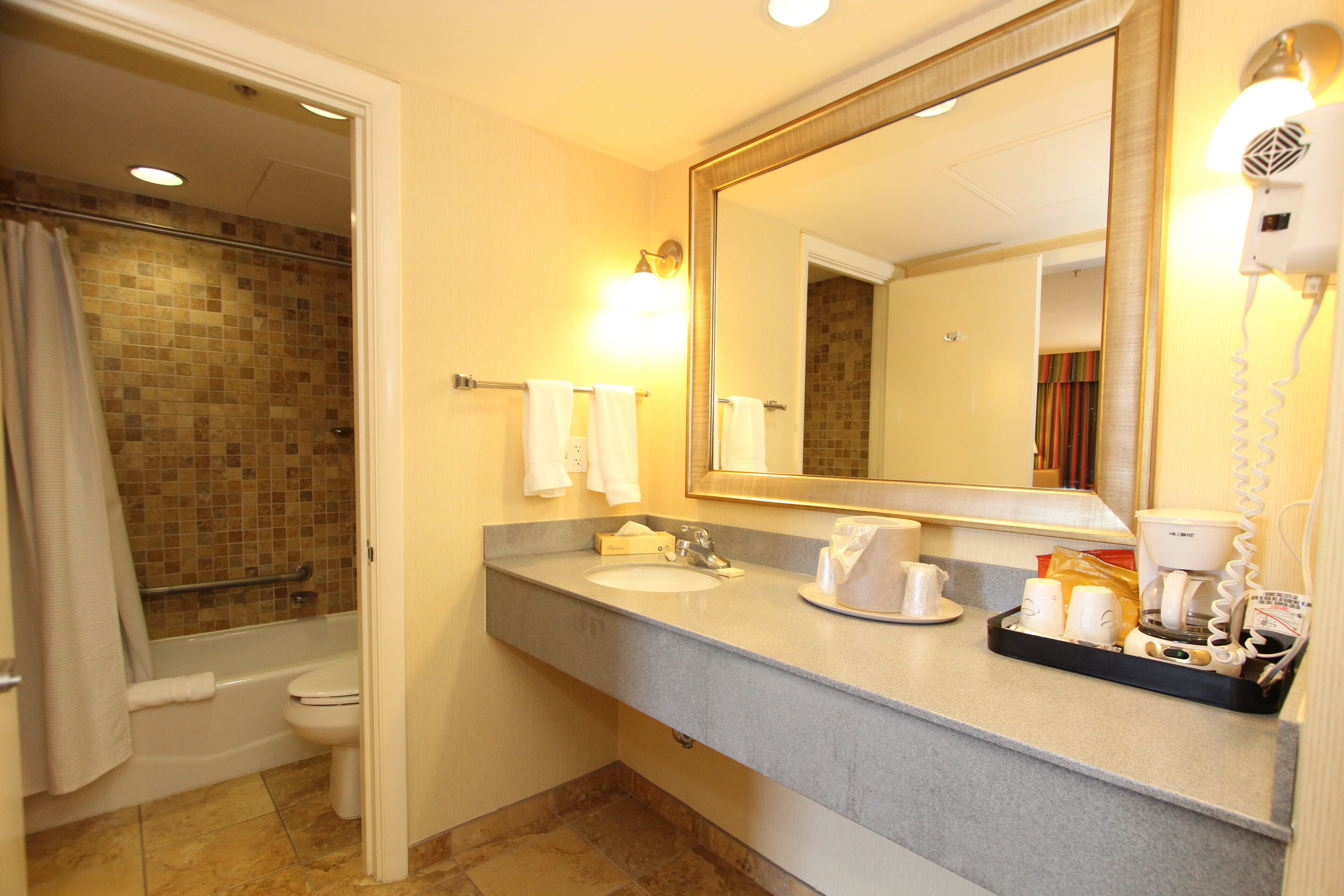 standard room, 2 double beds | bathroom | free toiletries, hair dryer, towels