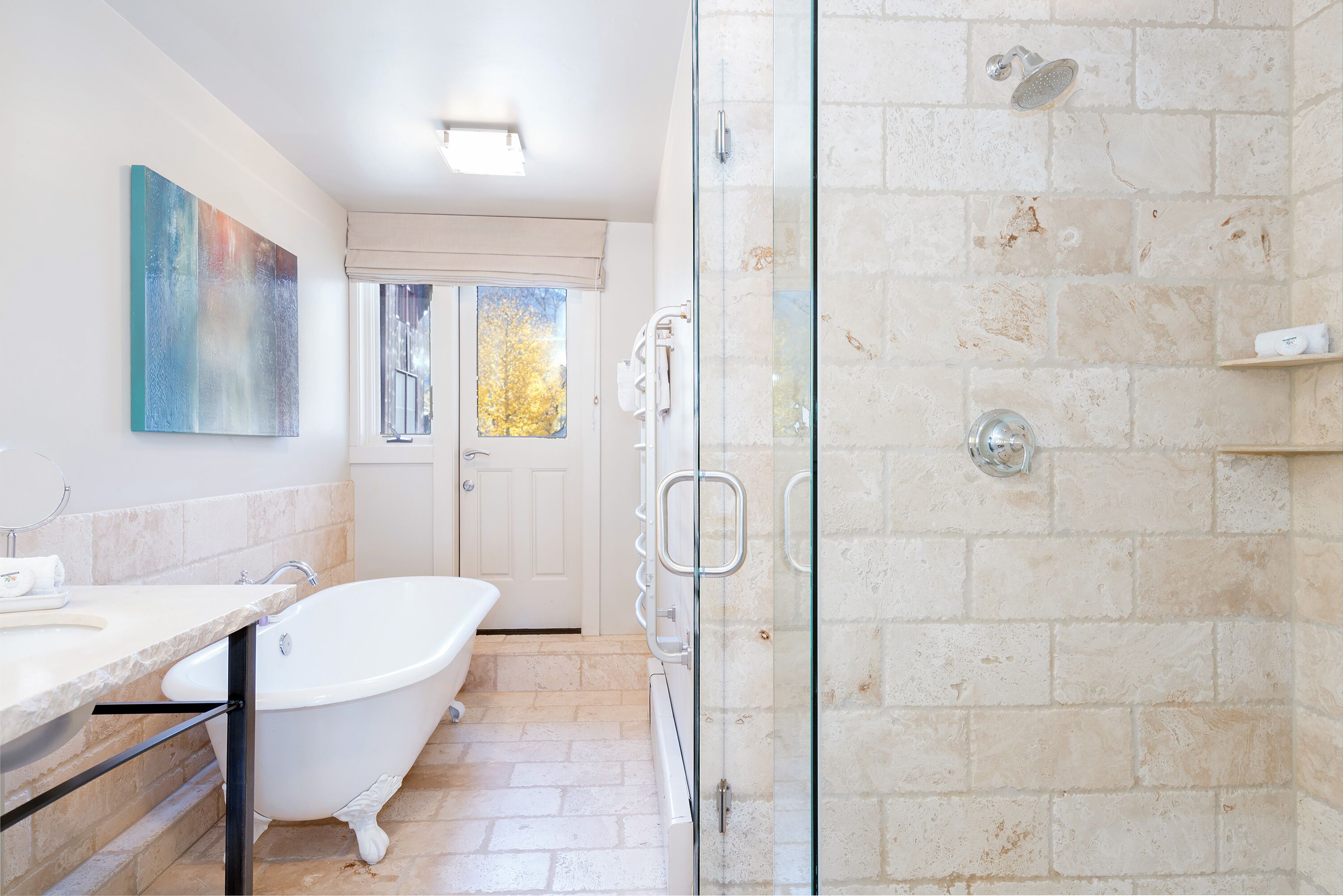 free toiletries, towels