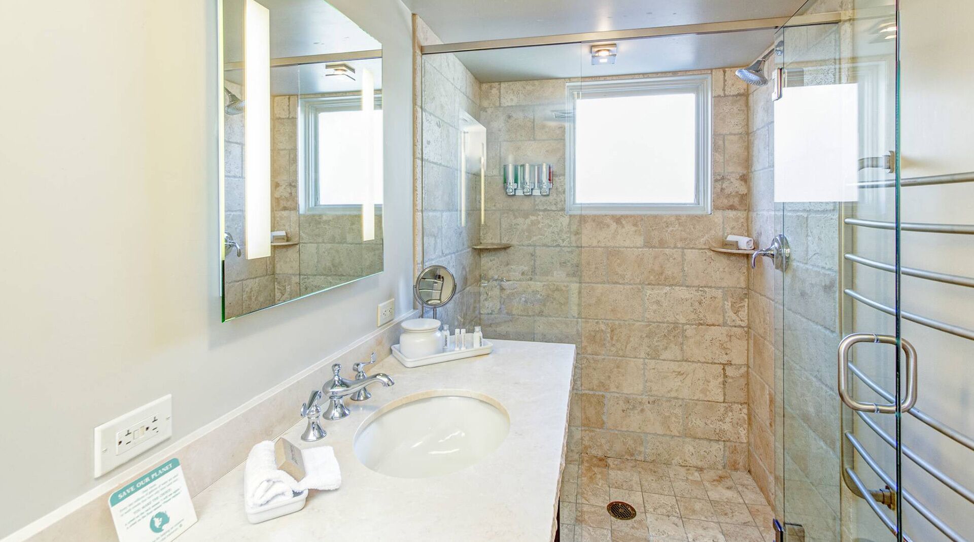 room (hotel columbia 36) | bathroom | free toiletries, towels