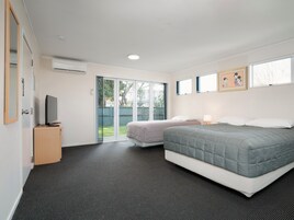 Superior Triple Room, Multiple Beds | Iron/ironing board, free WiFi, bed sheets