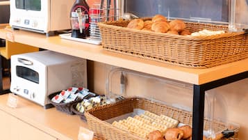 Free daily buffet breakfast