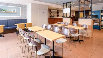 Petit déjeuner buffet compris tous les jours