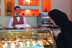 Breakfast, lunch, dinner and brunch served - MOVE INN Jeddah (Jeddah)
