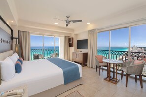 Panoramic room, Balcony Double Ocean View | Minibar contenant certains articles gratuits, coffre-fort, bureau