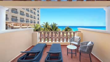 Deluxe Room, Balcony Ocean View | Terrace/patio