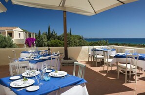 Outdoor dining - Stelle Marine (Arzachena)