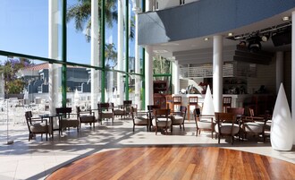 2 bars/lounges, poolside bar