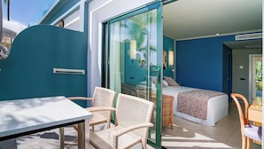 Dobbeltrom – superior | Minibar, safe på rommet, skrivebord og blendingsgardiner