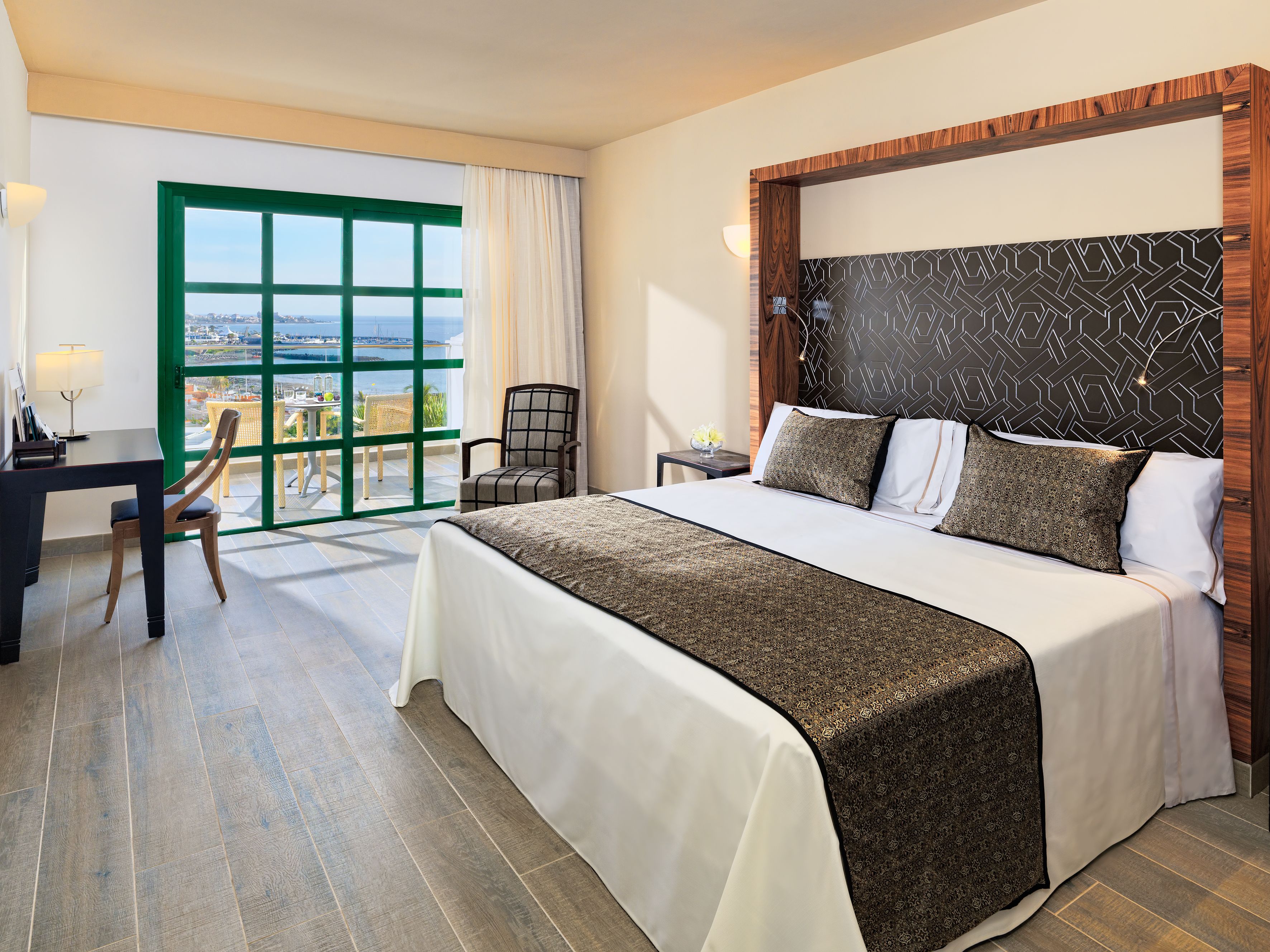 1 bedroom, minibar, in-room safe, desk