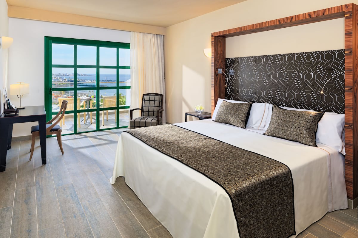 1 bedroom, minibar, in-room safe, desk