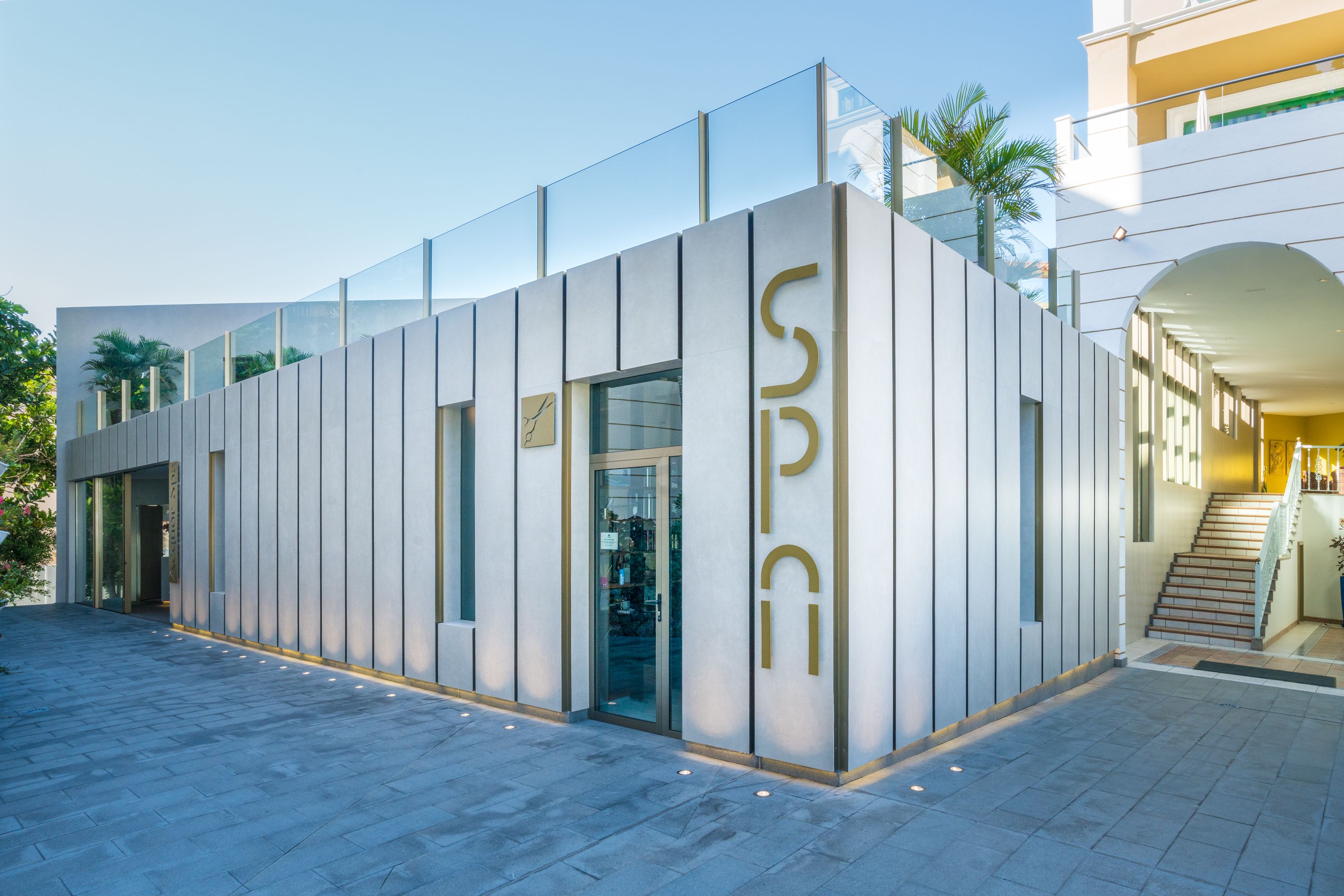 sauna, hot tub, turkish bath/hammam, hydrotherapy, facials