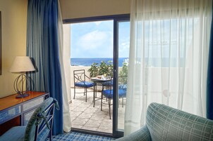 Minibar, escritorio, wifi gratis y accesible en silla de ruedas