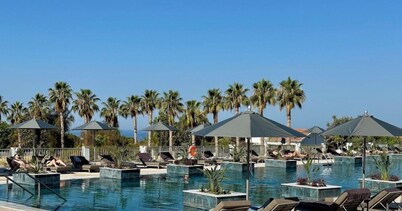 Crown Resorts Horizon Hotel