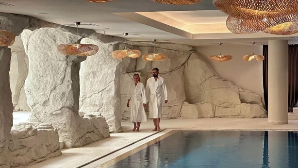 Indoor pool, outdoor pool, pool umbrellas, pool loungers - Crown Resorts Horizon Hotel (Pegeia)