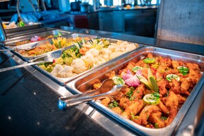 Breakfast buffet - Crown Resorts Horizon Hotel (Pegeia)
