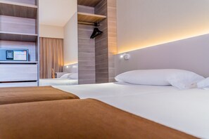 Premium bedding, minibar, desk, blackout curtains - Paradise Park Fun Lifestyle Hotel (Arona)