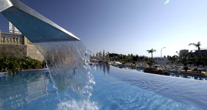 Paradise Park Fun Lifestyle Hotel